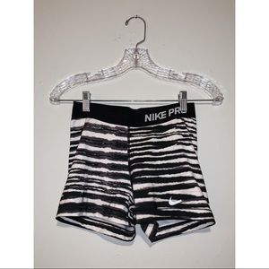 3” Nike pros — Tiger striped